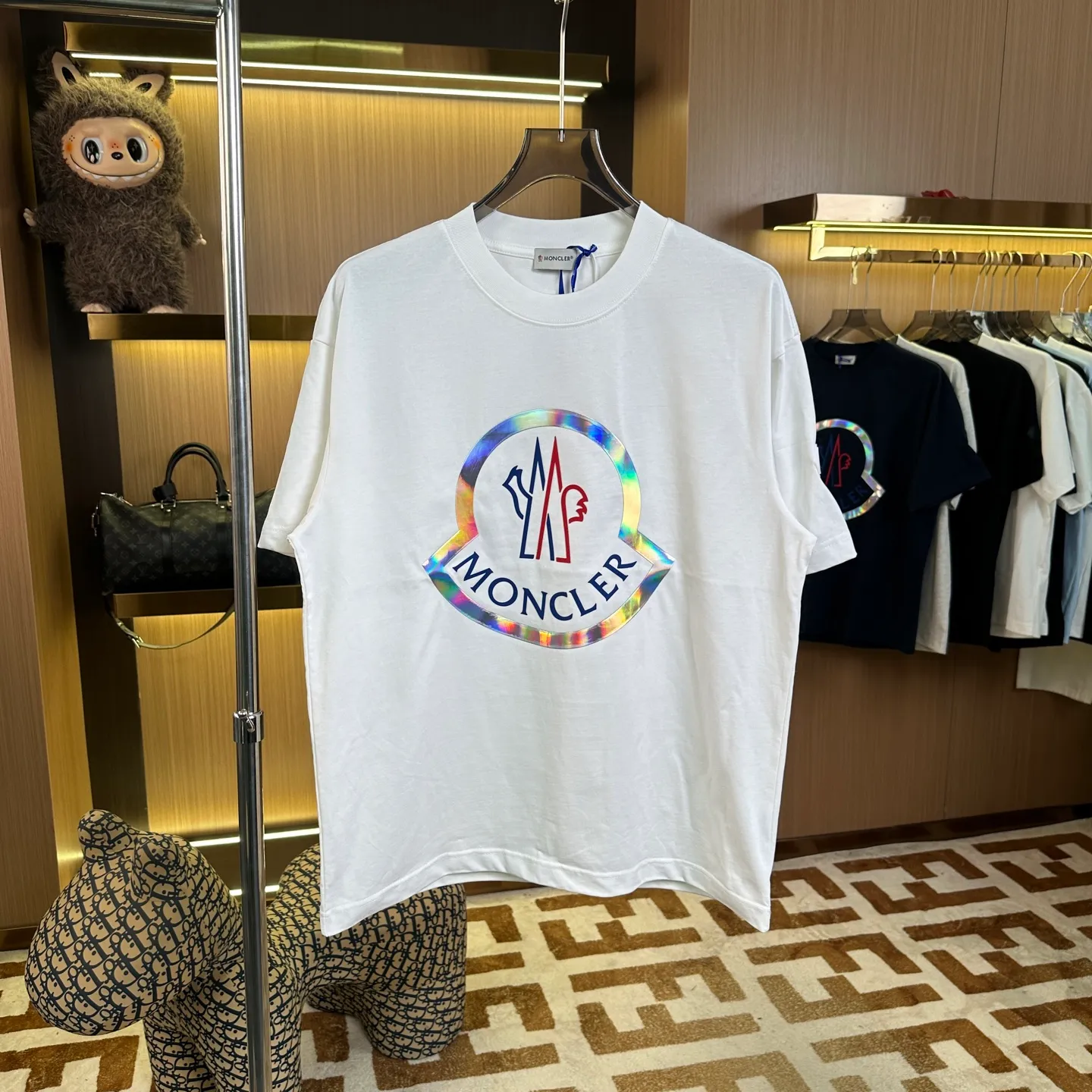 《 》MONCLER~ T ， 32 300 ， ， ， ， ！ ， ， ， ， ， ！ Size：S~M~L~XL~2XL